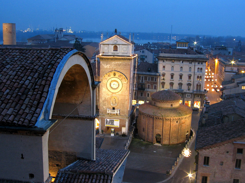 Mantova, panorama sera