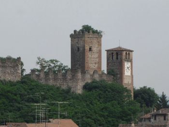 Castle in Ponti sul Mincio, western view