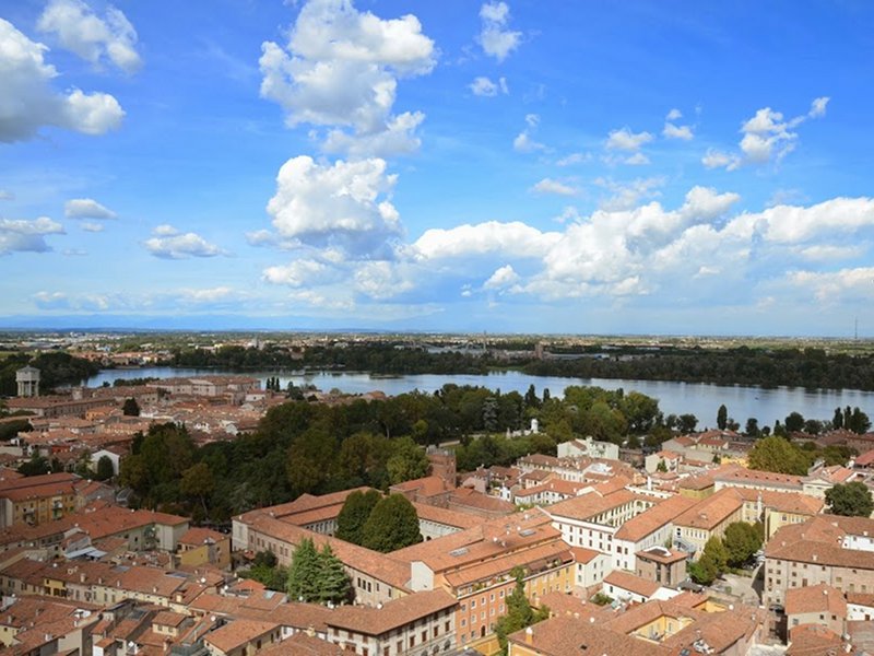 La città di Mantova dalla cupola della Basilica di Sant'Andrea