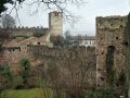 Castello di Monzambano, scorcio della cortina muraria sud-orientale